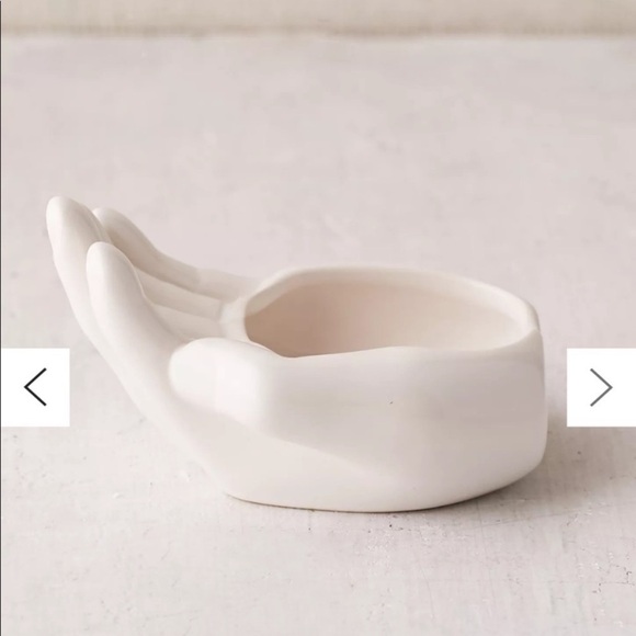 Urban Outfitters Hand dish 🪴 - Picture 3 of 7
